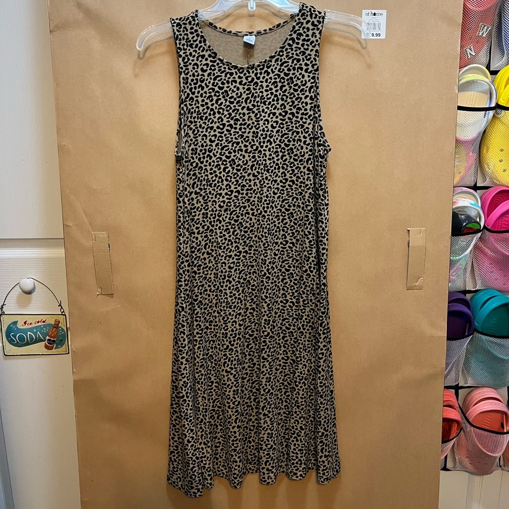 COPY - Old Navy cheetah dress. Light weight and perfect for summer!